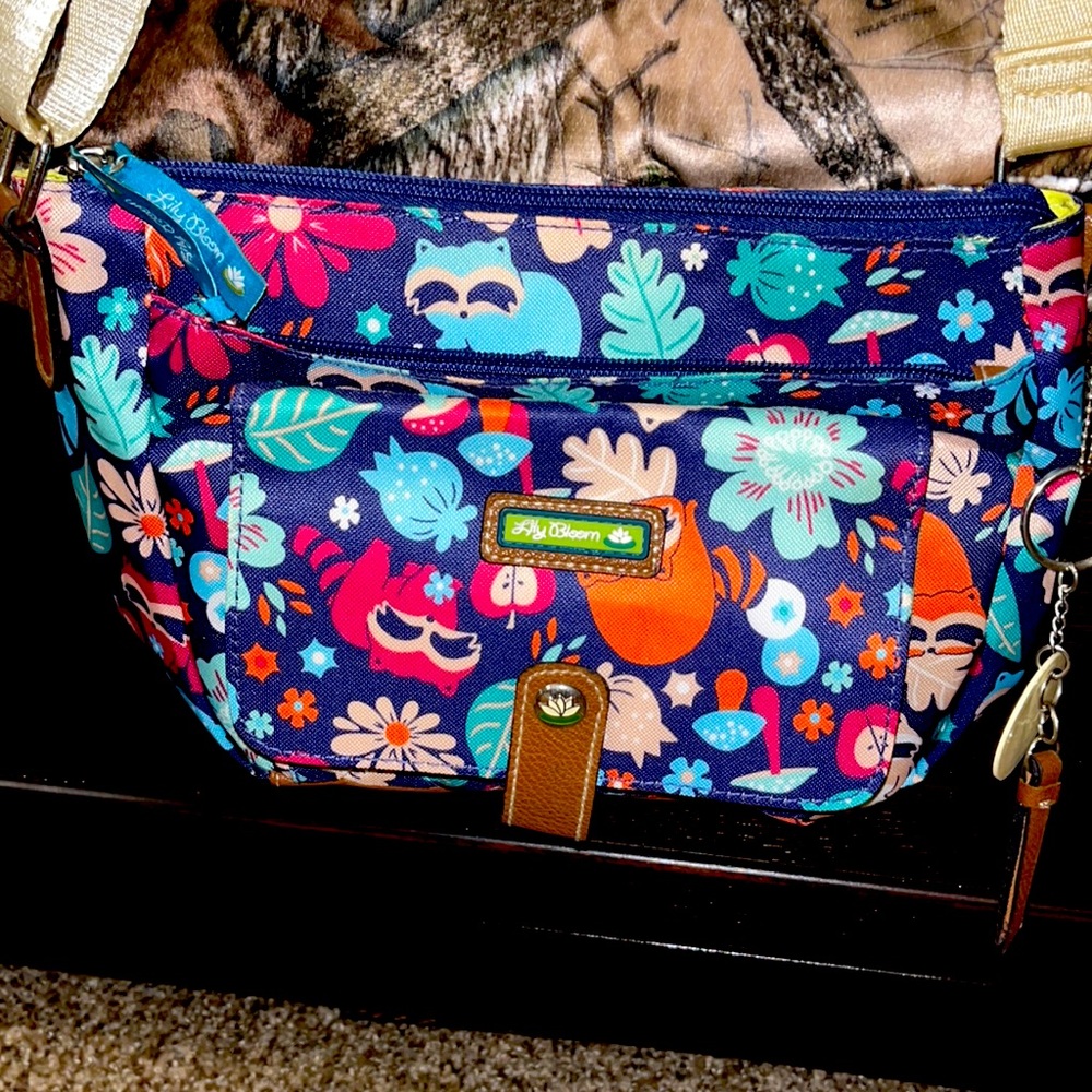 Crossbody Lily Bloom